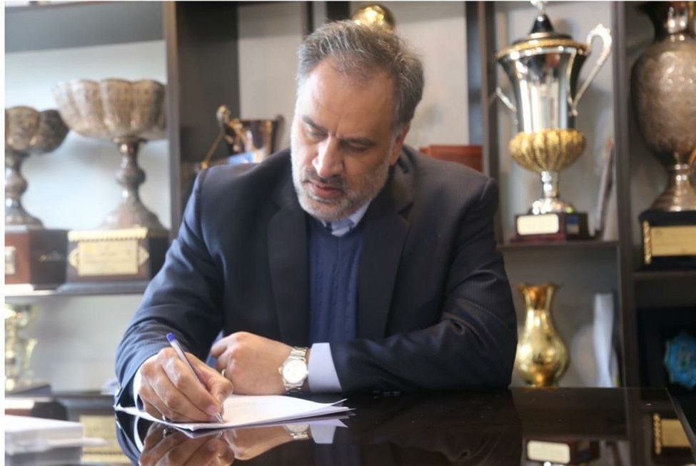 مددی با یک پیام به کار خود در باشگاه استقلال پایان داد