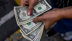 دلار در میانه کانال 27 هزار تومان باقی ماند