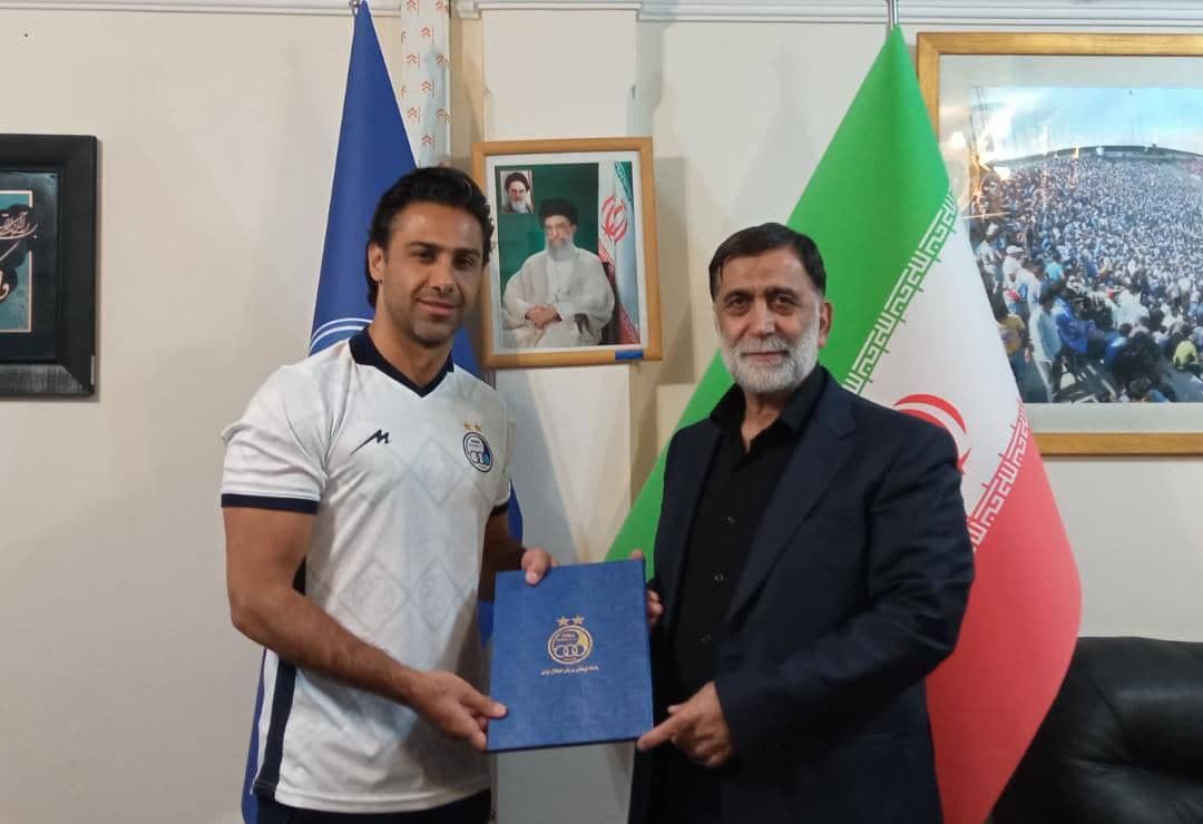 فرهاد مجیدی 3 سال دیگر در استقلال ماندنی شد