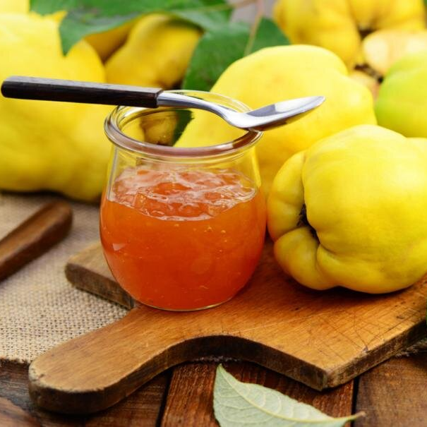 طرز تهیه «مربای به» و راز خوشرنگ شدن این مربای پاییزی