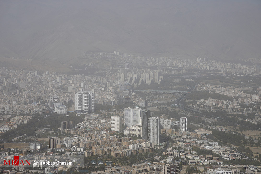 عکس/ تهران غرق در گرد و غبار شدید