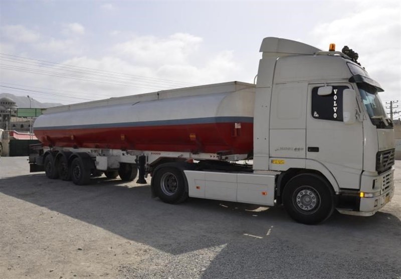 پایش تصویری کامیون‌های حامل سوخت قاچاق ‌در استان هرمزگان