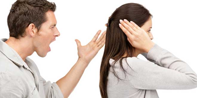 شوهرم به خانوادهام بیاعتماد است