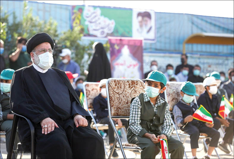 رئیس جمهور:تا چند روز آینده ٧٠ درصد جامعه واکسینه می‌شوند