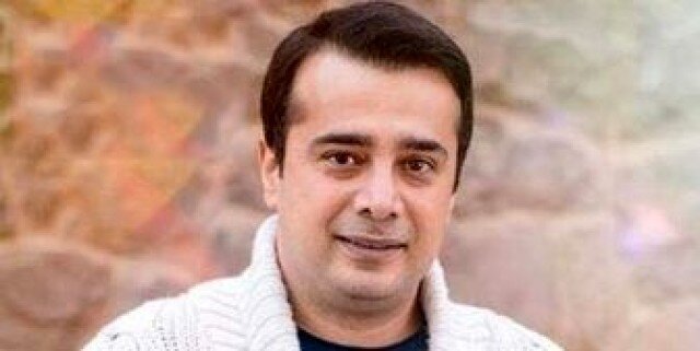 چهره ها/ سپند امیرسلیمانی در کنار پدر و خواهرزاده اش