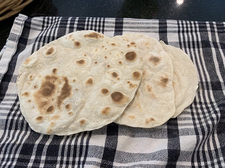 طرز تهیه نان چپاتی یا تابه ای؛ نان سنتی هندی