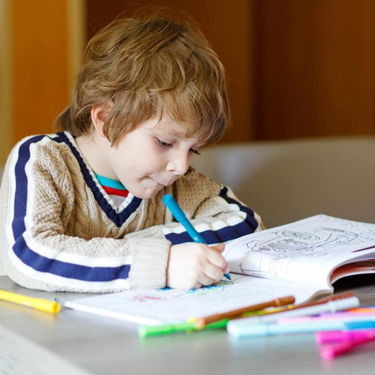 رفتار مناسب در مقابل بی رغبتی کودکان در انجام تکالیف مدرسه چیست؟