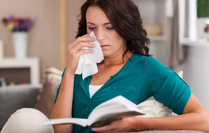 ۱۰ کتاب غمانگیز که اشکتان را درمیآورند