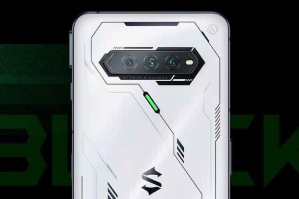 Black Shark 4S طراحی جذاب بدنه خود را به رخ کشید