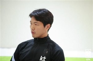 کیم یانگ وون: برای نسل بعدی فوتبال کره بازی می‌کنیم!