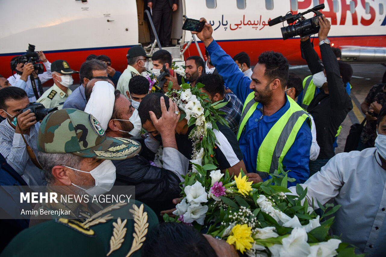 استقبال از افتخار آفرینان کشتی در فرودگاه شیراز