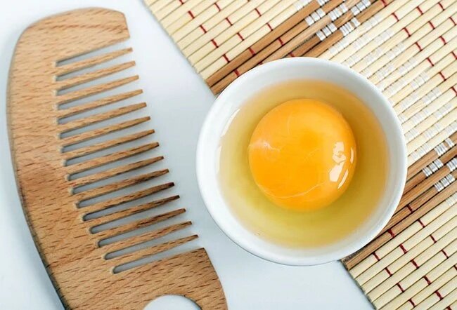 طرز تهیه روغن زرده تخم مرغ و خواص شگفتانگیز آن برای زیبایی پوست