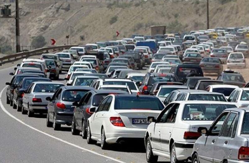 ترافیک جاده کرج ـ چالوس سنگین است