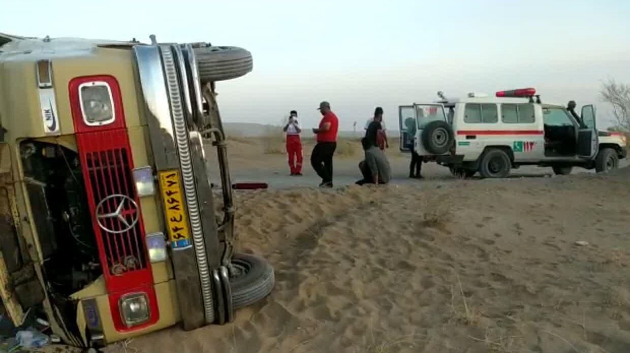 واژگونی مینی‌بوس ۱۸ مصدوم برجای گذاشت