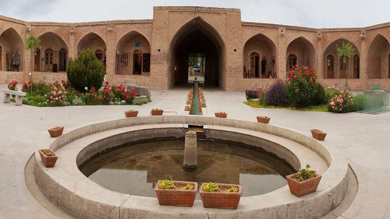 کاروانسرای شاه عباسی خوی در فهرست ارزیابی برای ثبت جهانی یونسکو