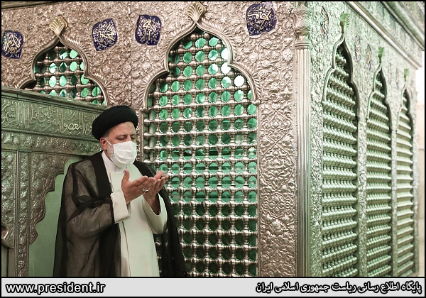 عکس/ رئیس جمهور به زیارت حرم مطهر شاهچراغ(ع) رفت