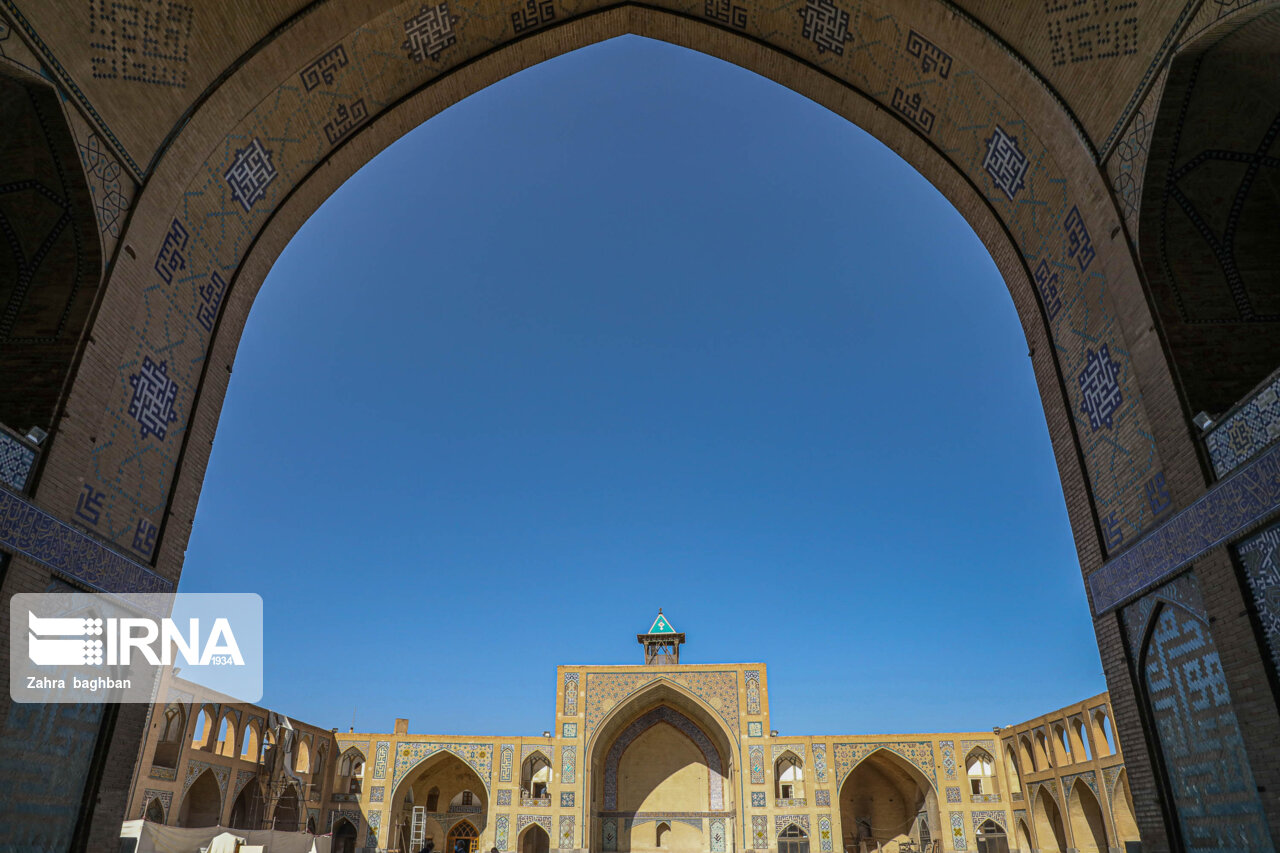 فرونشست زمین در بنای تاریخی مسجد حکیم اصفهان