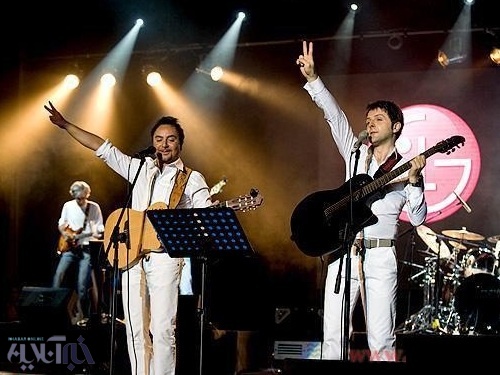 ویدئو کلیپ خاطره انگیز گروه آریان به نام «مادر»