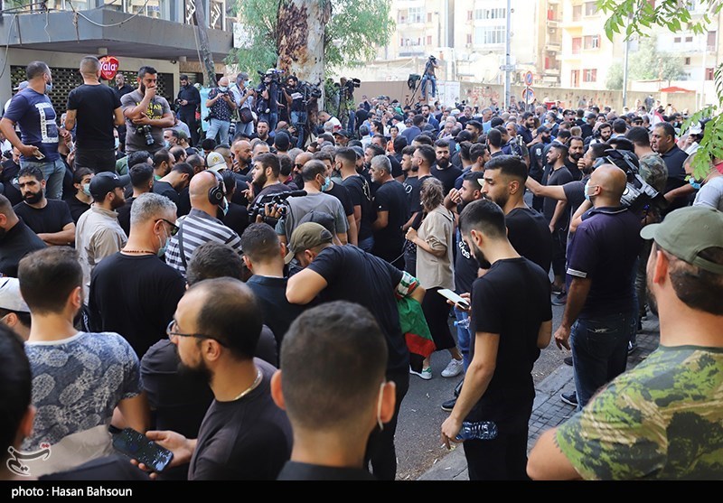 عکس/ تجمع مسالمت آمیز مقابل ساختمان دادگستری لبنان