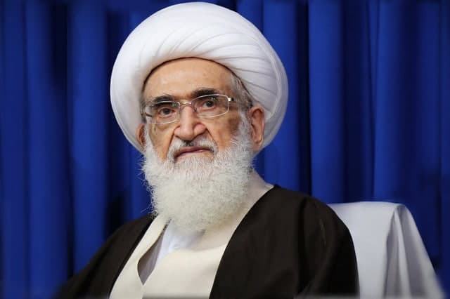 آیت الله نوری همدانی: ۹۶ سال دارم اما نشاط یک جوان ۴۰ ساله را در خود احساس می‌کنم