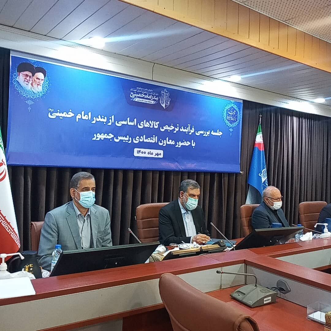 رضایی: حمل یکسره کالاهای اساسی از بنادر در این دولت باید محقق شود