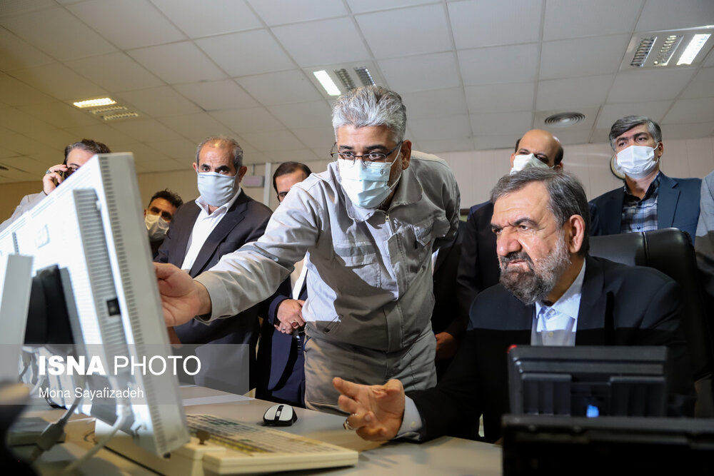 بازدید محسن رضایی از صنایع پتروشیمی در سفر به خوزستان