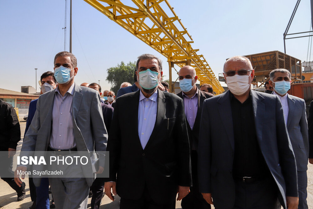 بازدید محسن رضایی از صنایع پتروشیمی در سفر به خوزستان