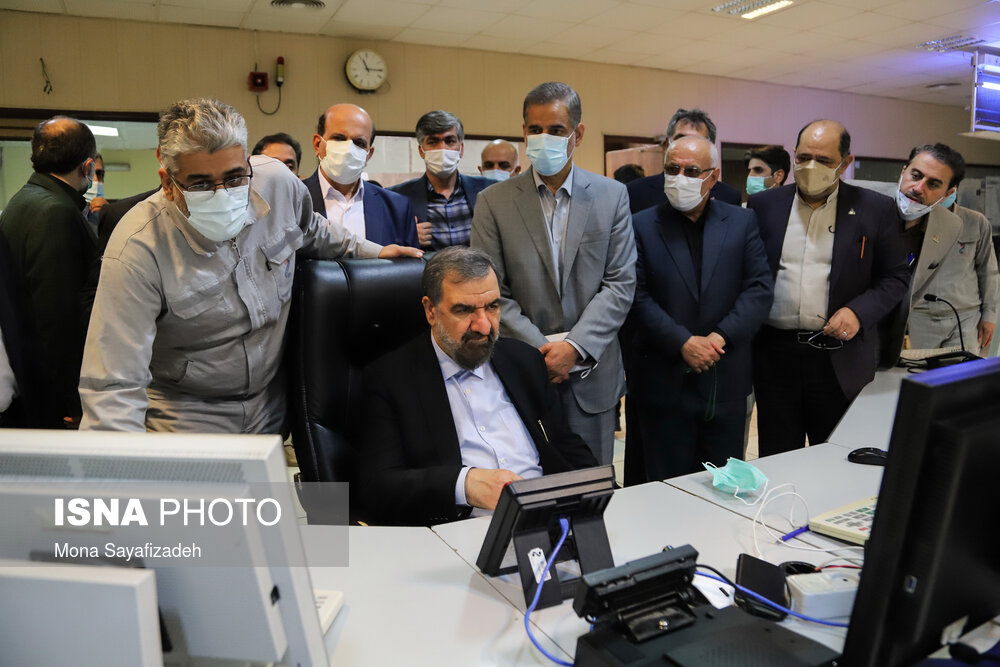 بازدید محسن رضایی از صنایع پتروشیمی در سفر به خوزستان
