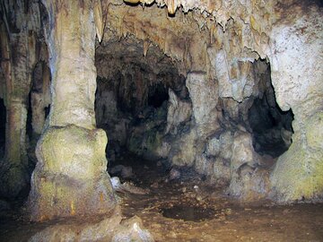 مدیرکل حفاظت محیط زیست قزوین: ۵ غار در استان شناسایی شد