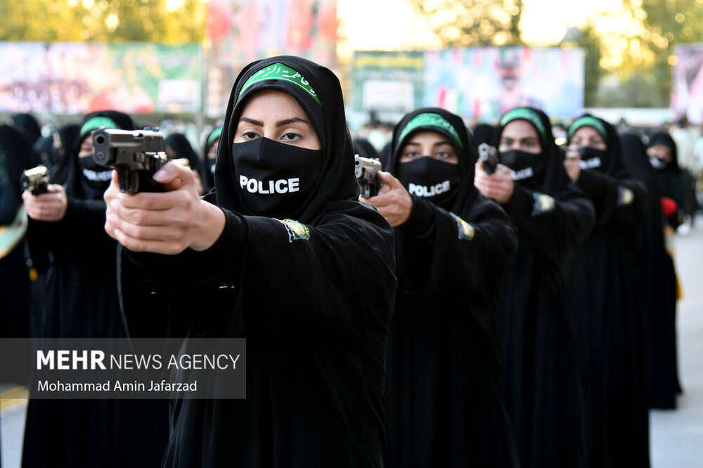 عکس‌های برگزیده؛ بانوان در مراسم صبحگاه مشترک فرماندهی انتظامی