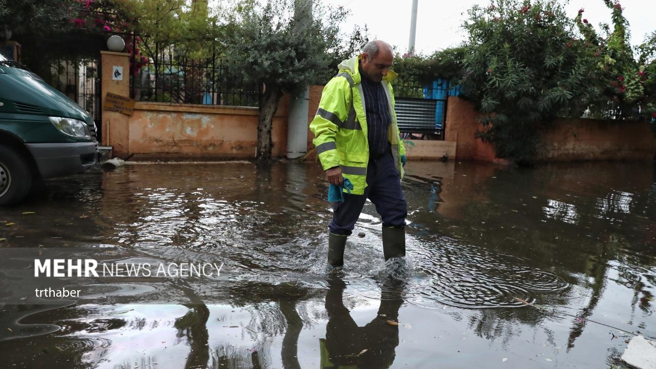 جاری شدن سیل در آتن