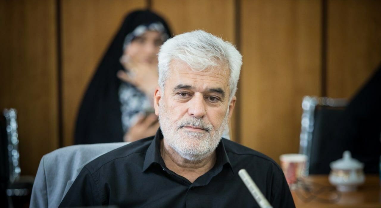 حکم انتصاب شهردار قزوین از سوی وزیر کشور امضاء شد