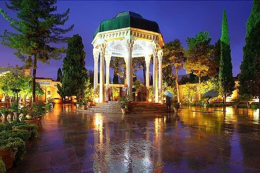 کاری که شاملو با حافظ کرد به شوخی شبیه است!