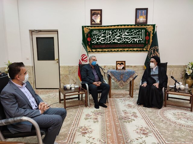 آیتالله سعیدی: واکسن ها را افراد همجنس تزریق کنند