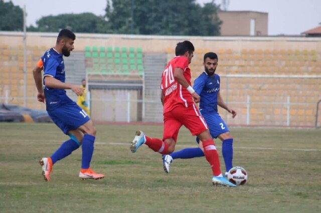 ماشین در ایستگاه اول پنچر شد