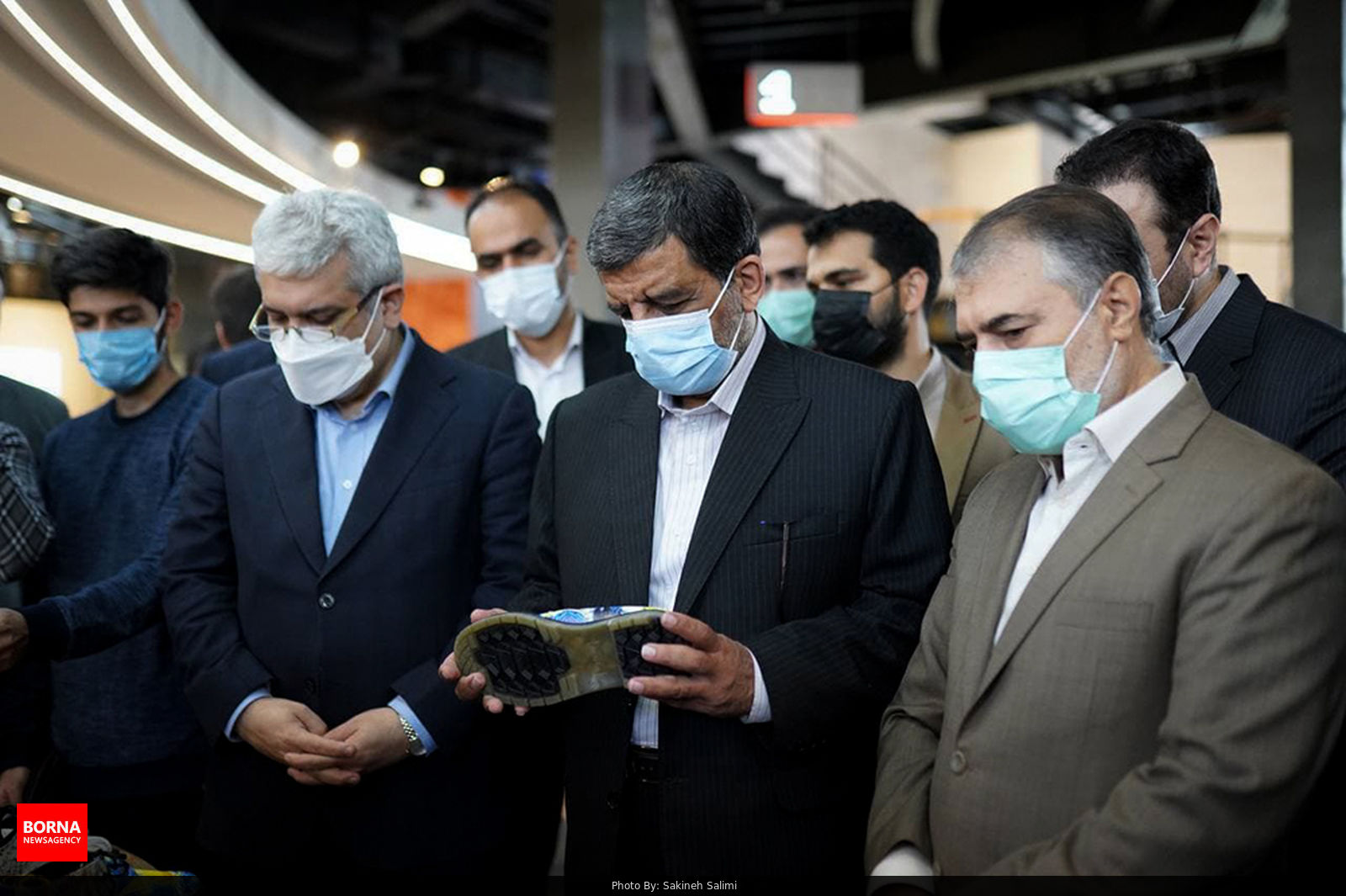 بازدید وزیر میراث فرهنگی از نمایشگاه صنایع خلاق و فرهنگی