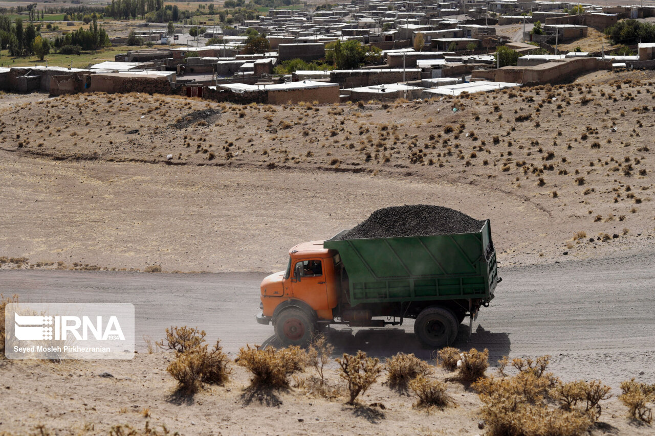 تولید سنگ پا در روستای «قزلجه‌کند»