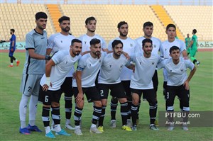 یک تیم دوست داشتنی و یک تماشاگر