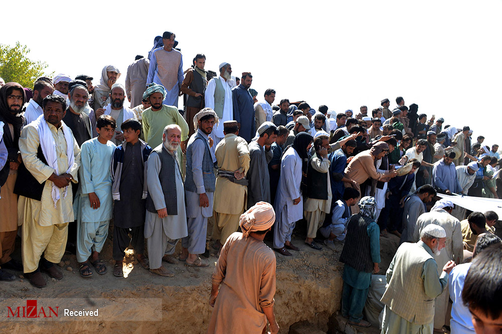 تصاویری دردناک از تشییع پیکر شهدای مسجد فاطمیه قندهار