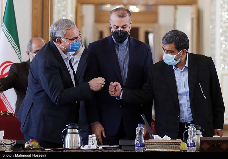 عکس/ سلام کرونایی وزرای گردشگری و بهداشت