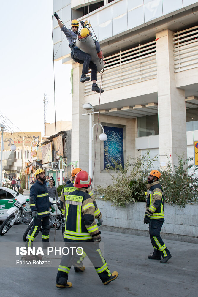 مانور مدیریت بحران در پارکینگ طبقاتی خاتم اراک
