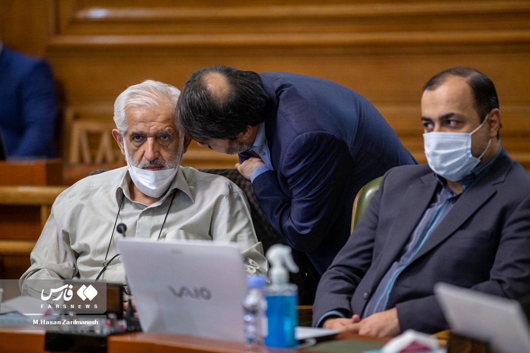 حضور زاکانی در جلسه شورای شهر تهران