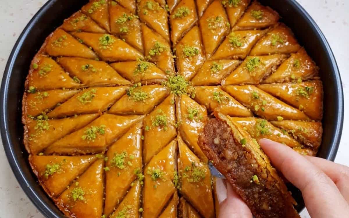 شیرینی ها/ آموزش «باقلوا یزدی حاج خلیفه» به روش اصیل