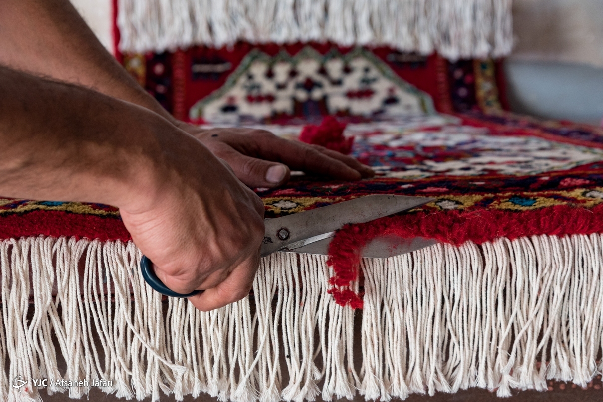 عکس/ روفه گری و پرداخت فرش و قالی در تبریز