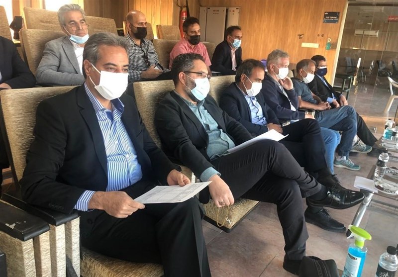 حضور مهدوی‌کیا و ۲ ملی‌پوش سابق فوتبال ایران در ورزشگاه