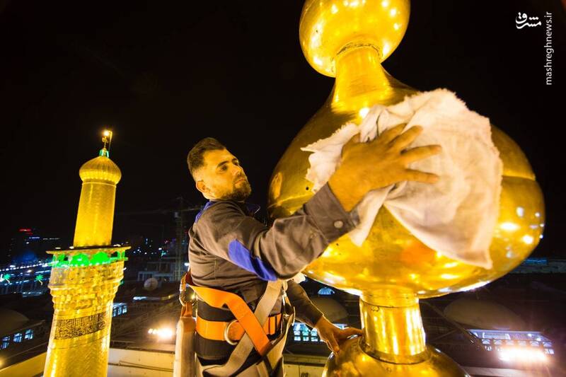 عکس/ شستشوی گنبد حرم امام حسین(ع)