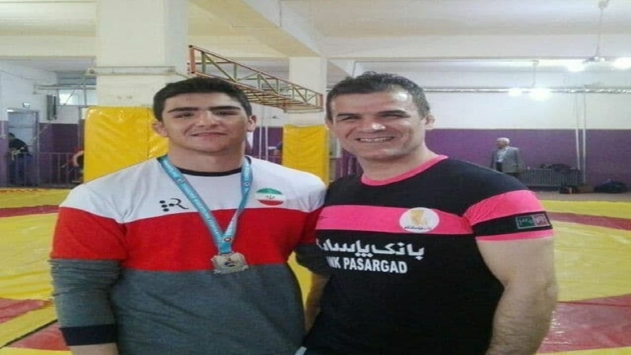 دعوت پدر و پسر ورزشکار کردستانی به اردوی تیم ملی کشتی آزاد