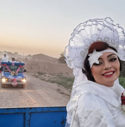 چهره ها/ گریم دهه شصتی یکتا ناصر با لباس عروس در «نیسان آبی»