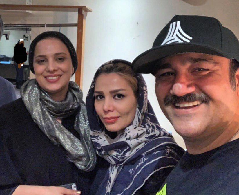 چهره‌ها/ روشنک عجمیان در کنار مهران غفوریان و همسرش