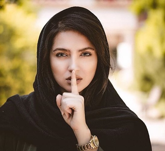 چهره‌ها/ مونا کرمی در کنار خانواده